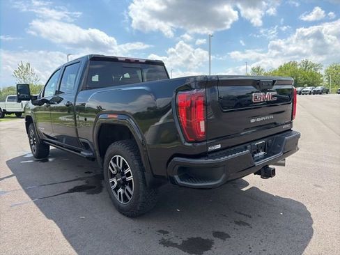 Used 2022 GMC Sierra 2500 AT4 w/ AT4 Premium Plus Package AWD/4WD image 16