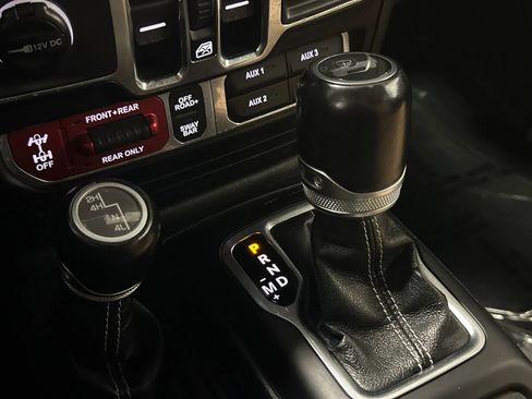 Used 2021 Jeep Wrangler Unlimited Rubicon AWD/4WD image 39