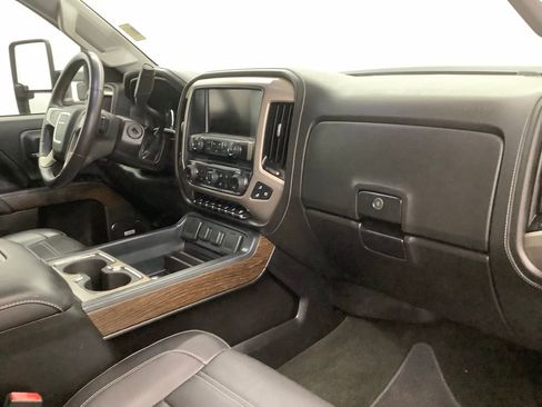 Used 2017 GMC Sierra 2500 Denali w/ Duramax Plus Package AWD/4WD image 27