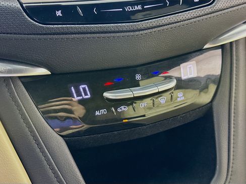 Used 2017 Cadillac XT5 FWD image 17