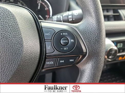 Used 2025 Toyota RAV4 XLE AWD/4WD image 21