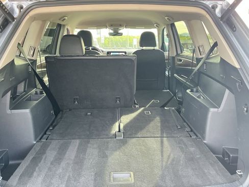 Used 2025 Volkswagen Atlas SE AWD/4WD image 28