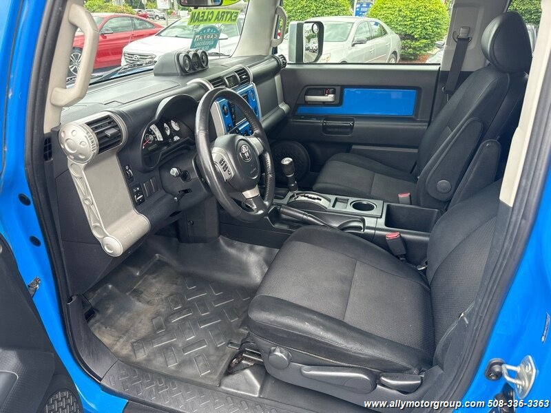 Used 2007 Toyota FJ Cruiser 4WD w/ Upgrade Pkg 2 image 13