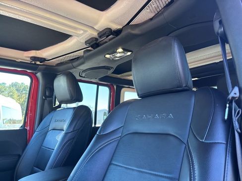 Used 2021 Jeep Wrangler Unlimited Sahara w/ Cold Weather Group AWD/4WD image 14