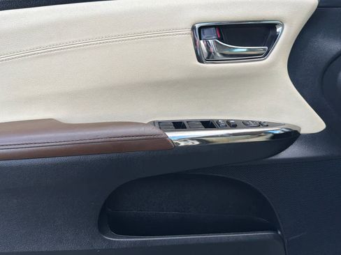 Used 2016 Toyota Avalon XLE w/ Protection Package image 12