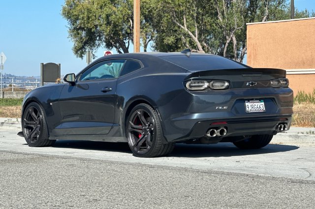 Used 2019 Chevrolet Camaro SS RWD image 6