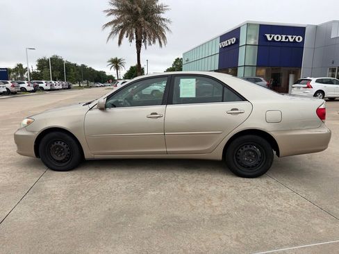 Used 2005 Toyota Camry FWD image 2