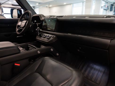 Used 2023 Land Rover Defender 90 V8 image 11