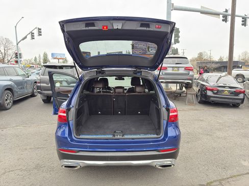 Used 2018 Mercedes-Benz GLC 300 4MATIC image 13