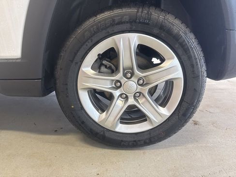 Used 2023 Jeep Compass Latitude w/ Convenience Group image 30