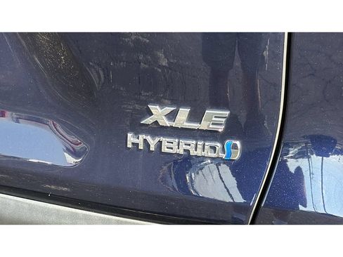Used 2019 Toyota RAV4 XLE w/ Convenience Package AWD/4WD image 8