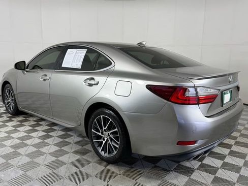 Used 2018 Lexus ES 350 w/ Luxury Package w/Wood Trim image 4