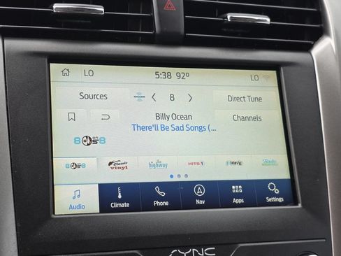 Used 2020 Ford Fusion SE FWD image 19