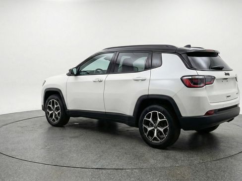Used 2025 Jeep Compass Limited AWD/4WD image 6