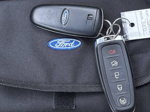 Used 2015 Ford Taurus Limited w/ Equipment Group 301A AWD/4WD image 14