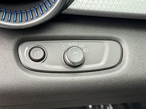 New 2026 Chevrolet Trax LT w/ Driver Confidence Package FWD image 19