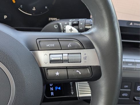 Used 2024 Hyundai Kona Limited AWD/4WD image 29