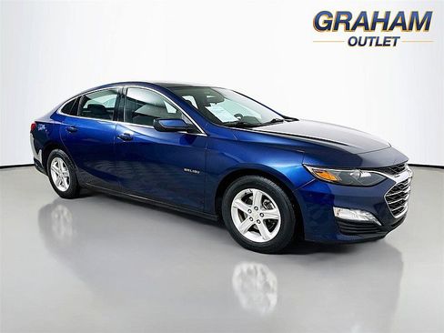 Used 2022 Chevrolet Malibu LT FWD image 1