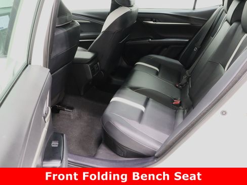 Used 2025 Toyota Camry SE image 28