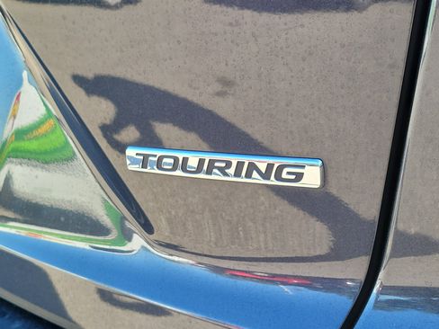 Used 2017 Honda CR-V Touring image 10