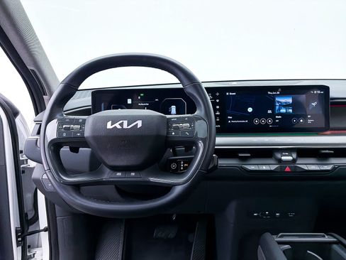 Used 2024 Kia EV9 Land AWD/4WD image 5