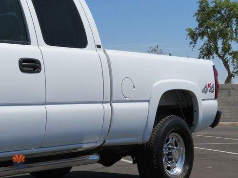 Used 2004 Chevrolet Silverado 2500 LT w/ Skid Plate Package AWD/4WD image 24