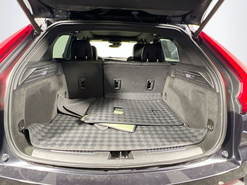 Used 2023 Cadillac XT4 Premium Luxury FWD image 33