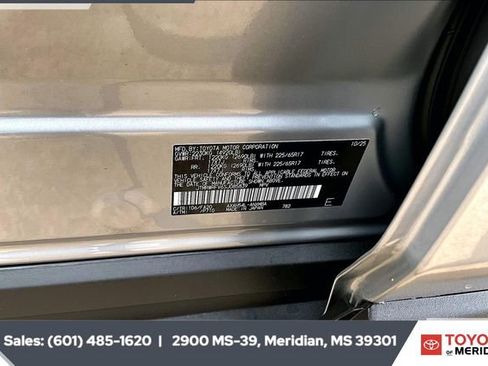 New 2025 Toyota RAV4 XLE image 7