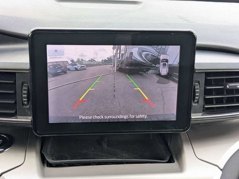 Used 2021 Ford Explorer XLT w/ Equipment Group 202A RWD image 32