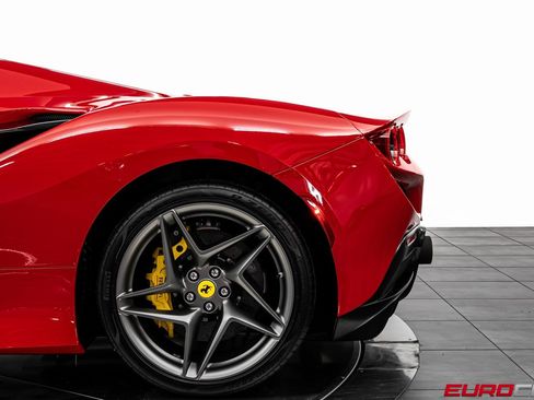 Used 2022 Ferrari F8 Tributo image 16
