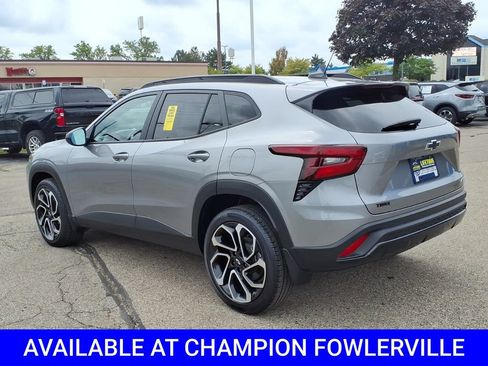 Used 2024 Chevrolet Trax RS w/ Driver Confidence Package FWD image 5