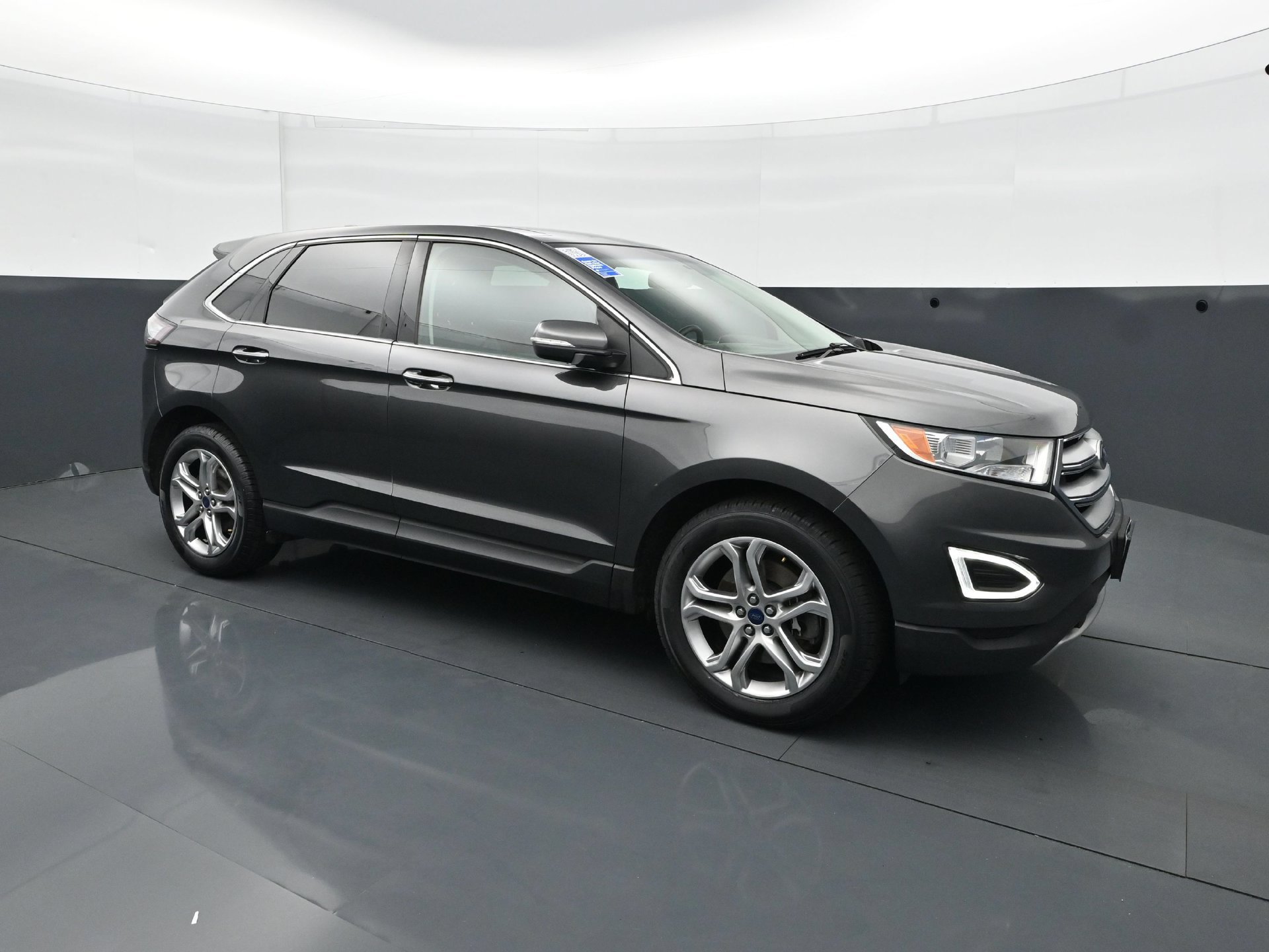 Used 2015 Ford Edge Titanium w/ Equipment Group 301A AWD/4WD image 9