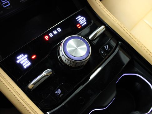 Used 2024 Jeep Grand Cherokee Summit image 22