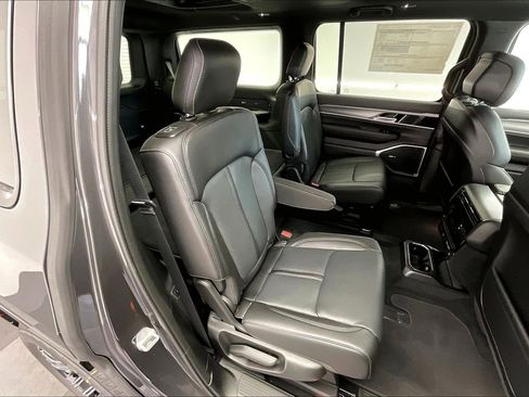 New 2026 Jeep Grand Wagoneer 4WD image 10