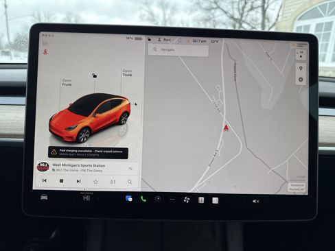 Used 2022 Tesla Model Y Long Range image 3