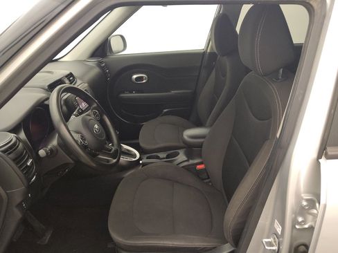 Used 2018 Kia Soul FWD image 17