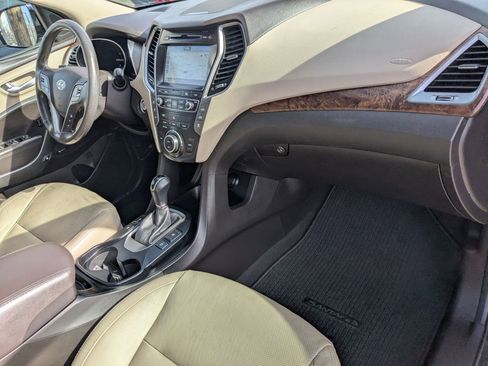 Used 2017 Hyundai Santa Fe SE image 33