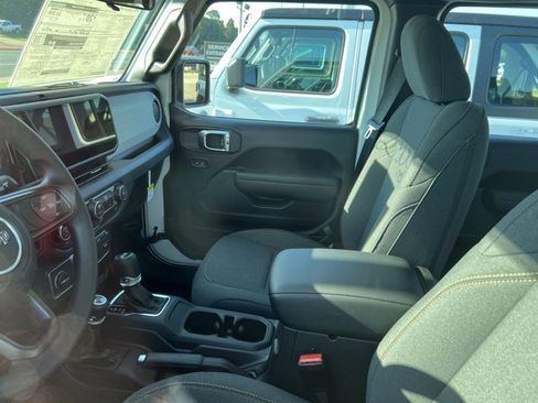 New 2025 Jeep Wrangler Unlimited Sport image 4