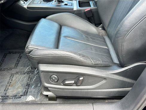 Used 2020 Audi Q5 2.0T Premium w/ Titanium Sport Package image 18