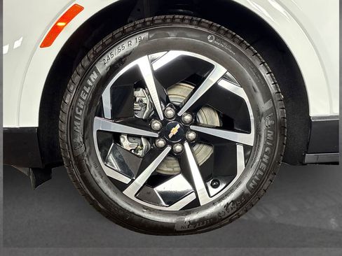 Used 2024 Chevrolet Equinox EV LT image 12