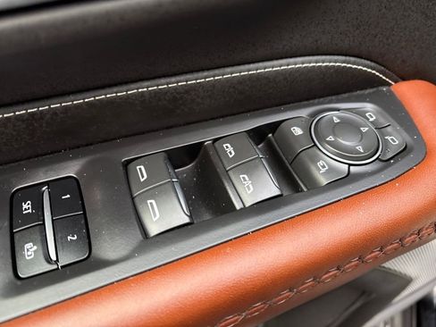 Certified 2023 GMC Yukon Denali Ultimate image 5