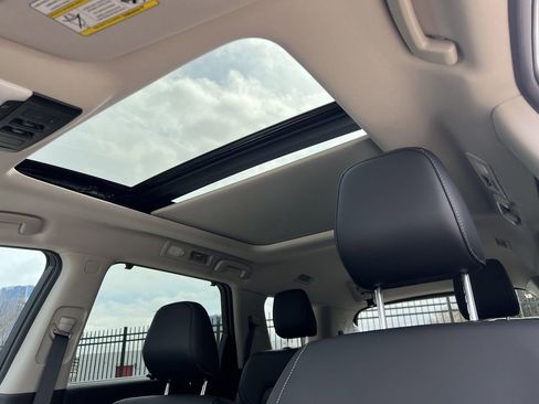 New 2026 Nissan Pathfinder Platinum FWD image 15
