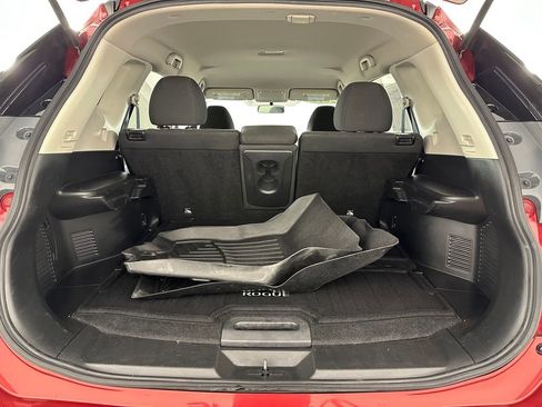 Used 2016 Nissan Rogue SV AWD/4WD image 37
