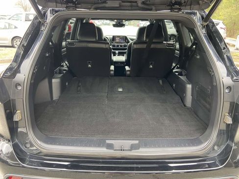 Used 2021 Toyota Highlander XSE image 10