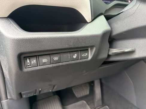 Used 2023 Toyota RAV4 XLE Premium image 13