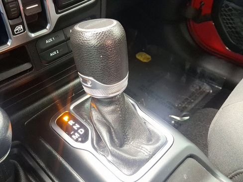 Certified 2020 Jeep Gladiator Sport w/ Quick Order Package 24S image 30