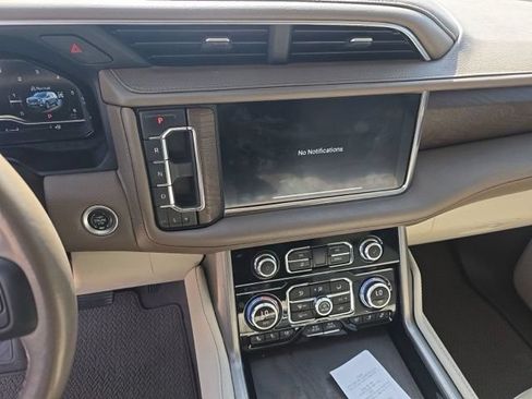 Used 2022 GMC Yukon Denali AWD/4WD image 8