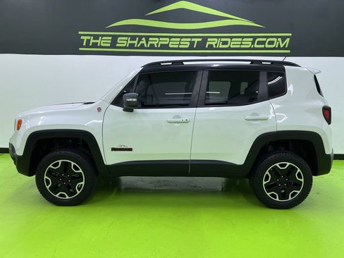 Used 2016 Jeep Renegade Trailhawk AWD/4WD image 5