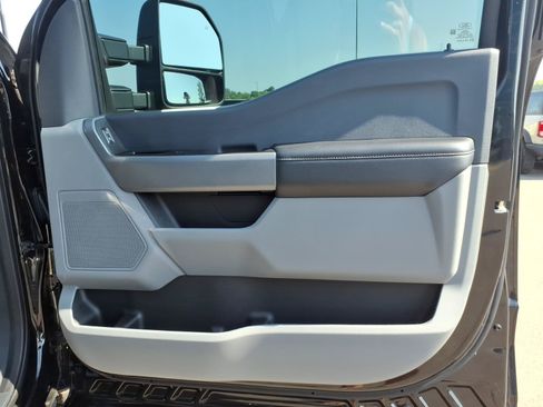 Used 2024 Ford F250 XLT w/ Snow Plow Prep Package AWD/4WD image 15