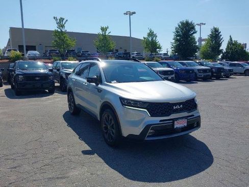 Used 2022 Kia Sorento SX Prestige w/ Rust Color Package AWD/4WD image 2